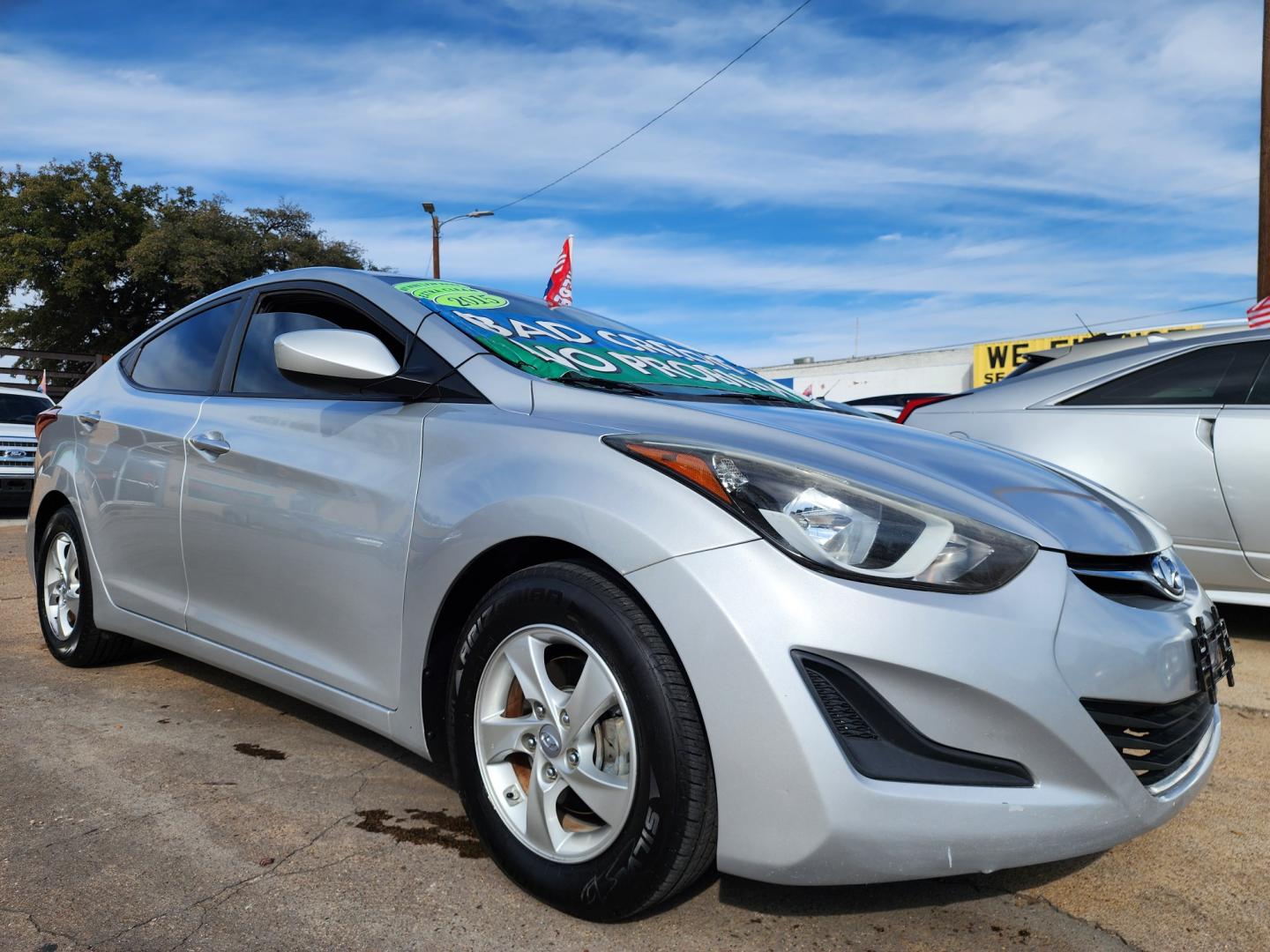 2015 SILVER Hyundai Elantra SE (5NPDH4AE4FH) with an 1.8L L4 DOHC 16V engine, 6-Speed Automatic transmission, located at 2660 S.Garland Avenue, Garland, TX, 75041, (469) 298-3118, 32.885551, -96.655602 - Photo#1